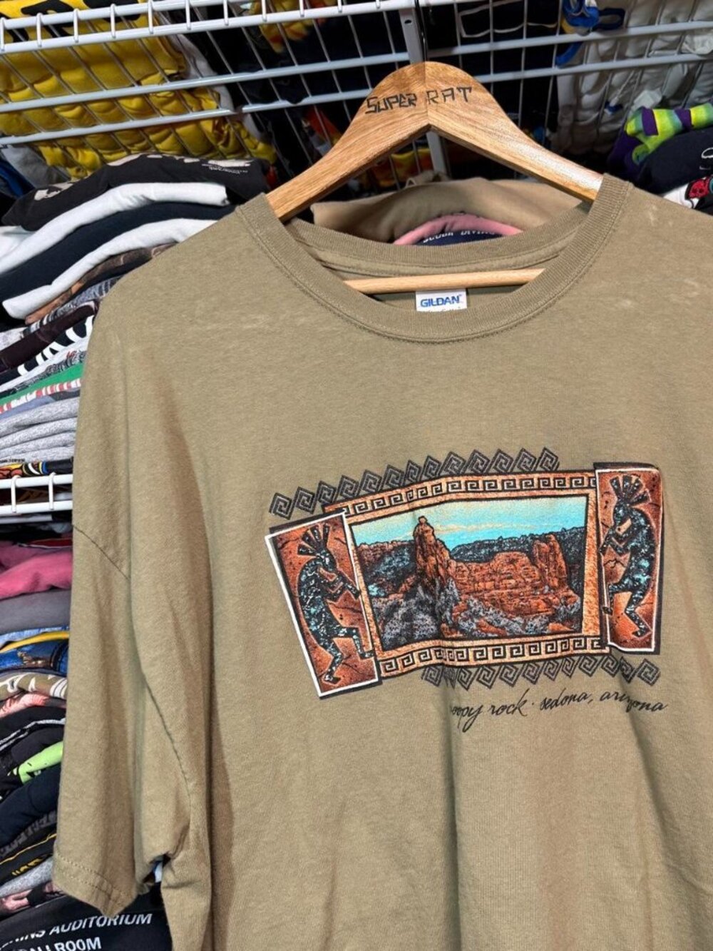00’s Sedona arizona snoopy rock graphic t shirt tan